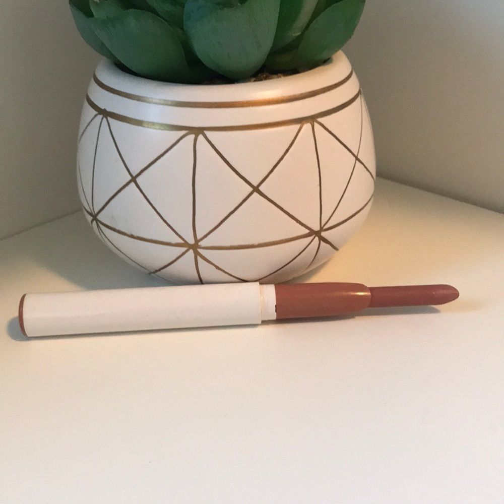 🌷5/$20🌷- Colourpop Lippie - Choker (Creme)